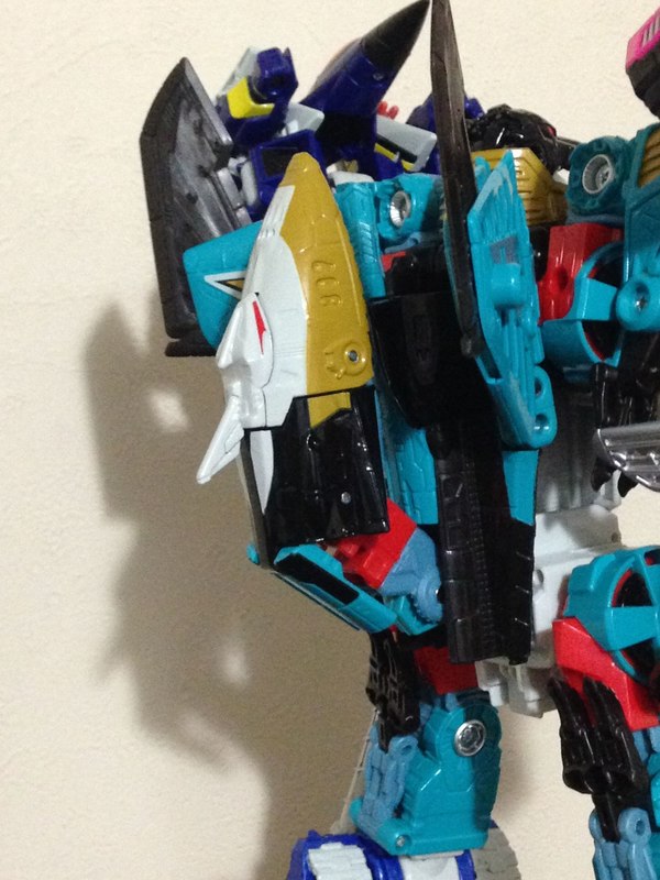 Combiner Wars Liokaiser In Hand Photos Of Exclusive Platinum Boxset 29 (29 of 37)